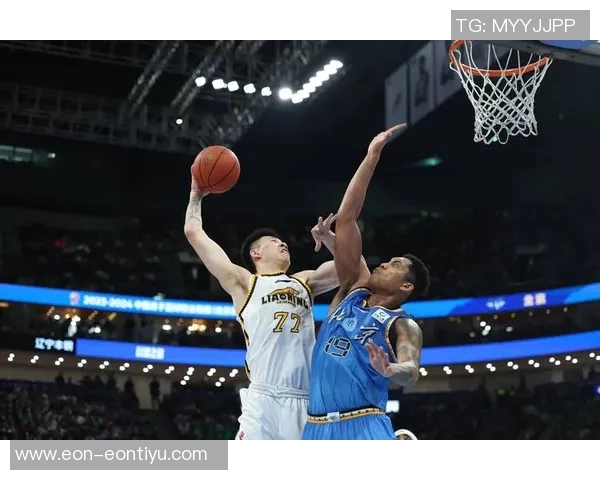 追梦策略:最后阶段对手仅有一次投篮机会我们迅速反击争取胜利 追梦策略:最后阶段对手仅有一次投篮机会我们迅速反击争取胜利