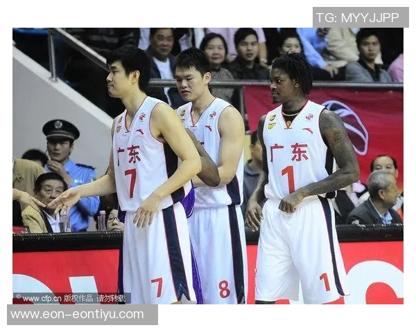 哈特在阿布扎比分享篮球魅力感受团结与激情的力量 哈特在阿布扎比分享篮球魅力感受团结与激情的力量