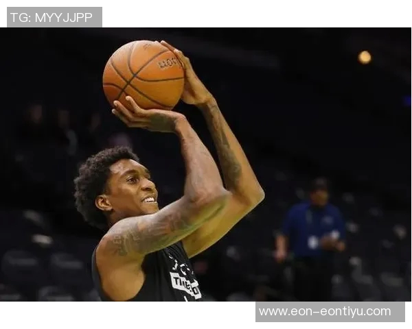 芬奇称赞麦丹在联防中的护筐核心地位全能表现是球队胜利的关键因素