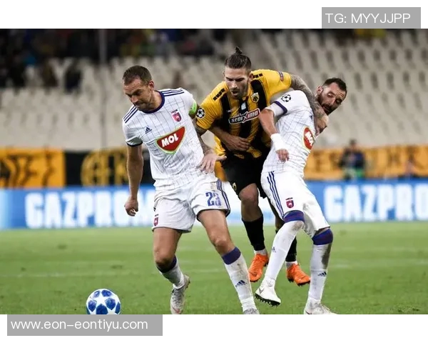 因暴雨导致球场积水严重欧协联一场比赛被迫中断引发关注