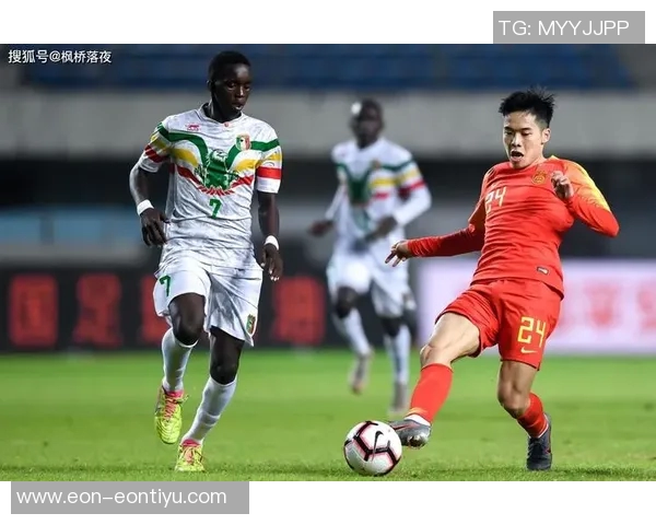 媒体人分析亨德森与小杨配合前景期待未来传球次数增加 媒体人分析亨德森与小杨配合前景期待未来传球次数增加